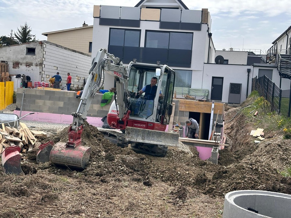 Erdarbeiten für Hausbau im Bezirk Mödling, NÖ