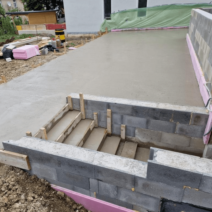 Terrasse Keller und Rohbau für Massivbauhaus in Markt Piesting Niederösterreich